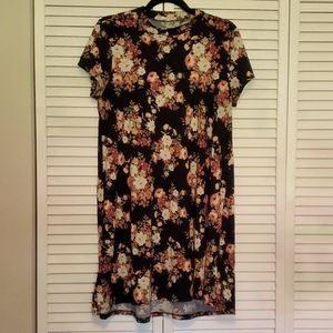 Pink Rose Black Floral T-Shirt Dress with Crew Neck, Size Large